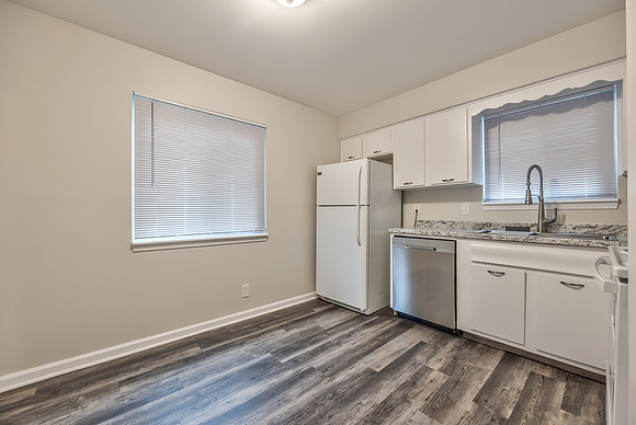 9333BallentineST-6