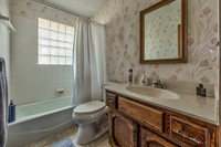 405SMontclaireDr-9