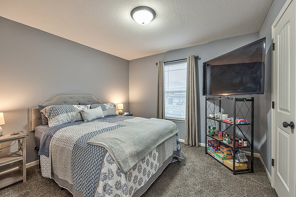 11307YeckerAve-1