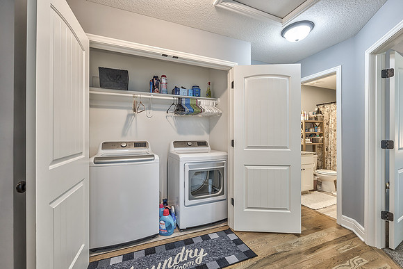 11307YeckerAve-5