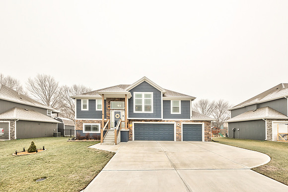 11307YeckerAve-46