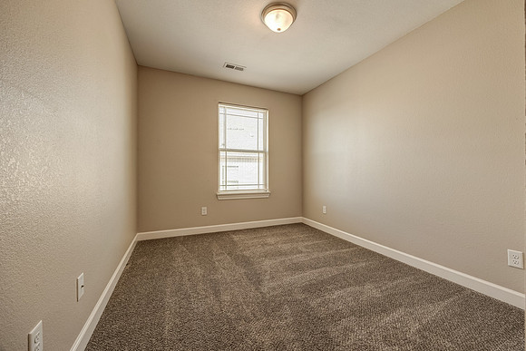 10542ClubhouseDr-14