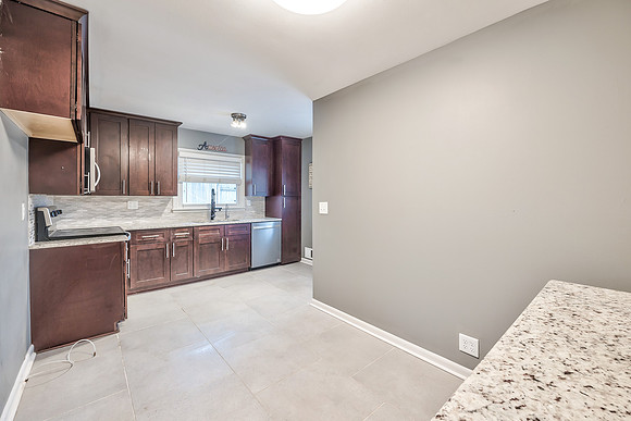 5212SterlingAve-24