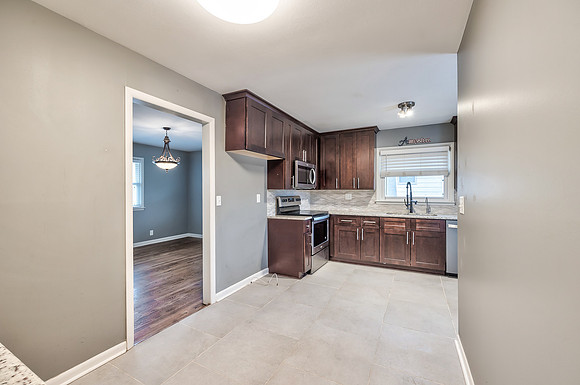 5212SterlingAve-25