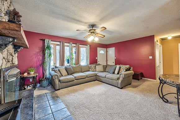 104ContinentalDr-8