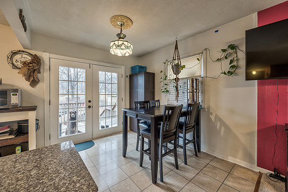 104ContinentalDr-10