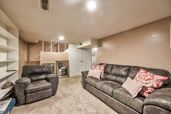 104ContinentalDr-21