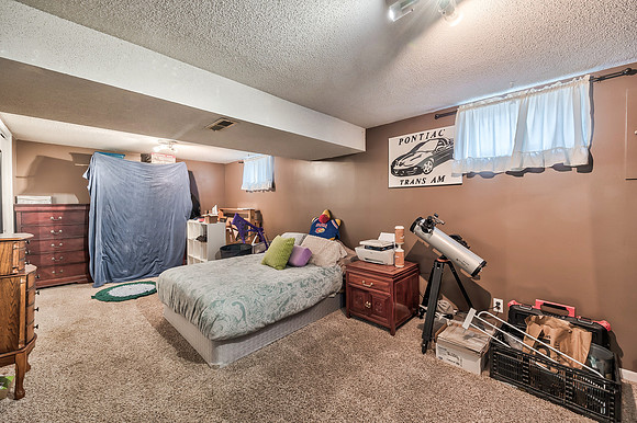 104ContinentalDr-24