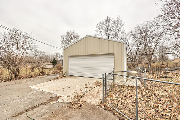 104ContinentalDr-35
