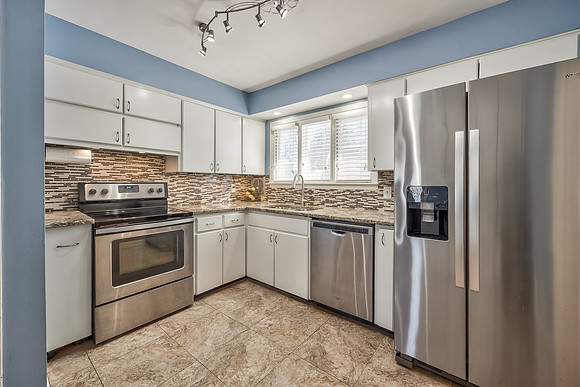 13001PennycrossRD-19