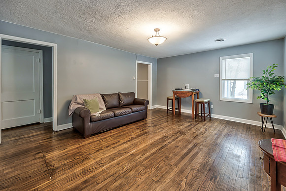 8600HayesSt-5