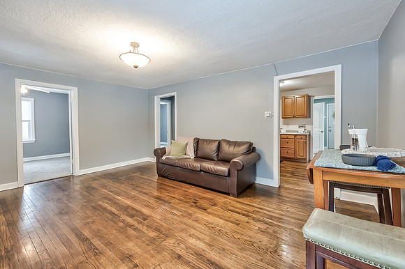 8600HayesSt-8