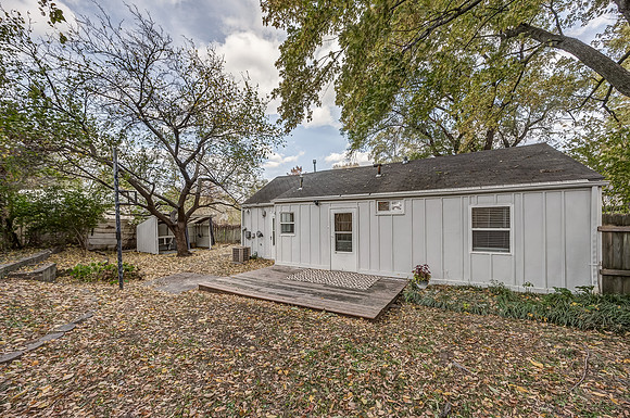 8318Douglas-6