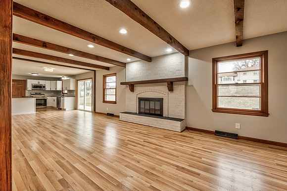 8134OaklandAve-7