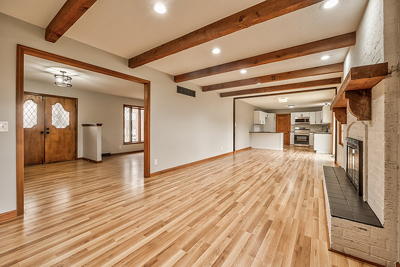 8134OaklandAve-8