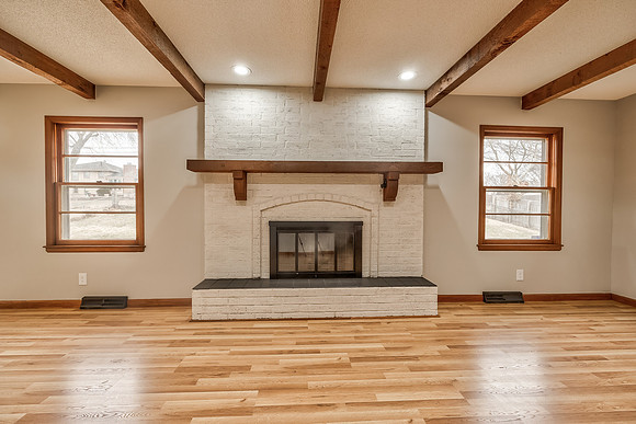 8134OaklandAve-9