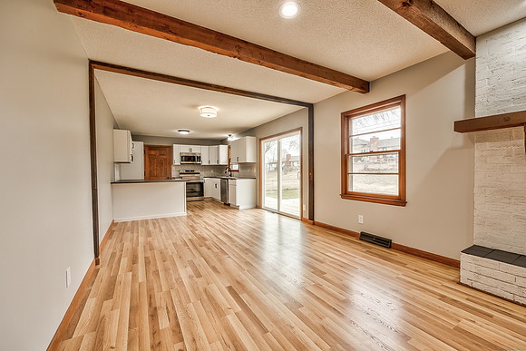 8134OaklandAve-10
