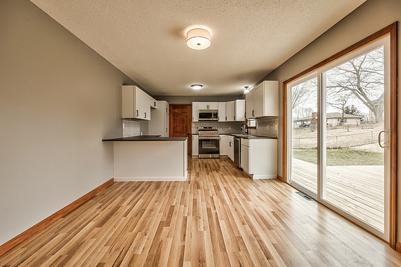 8134OaklandAve-12