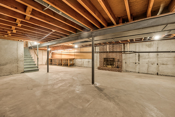 8134OaklandAve-19