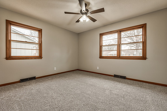 8134OaklandAve-28