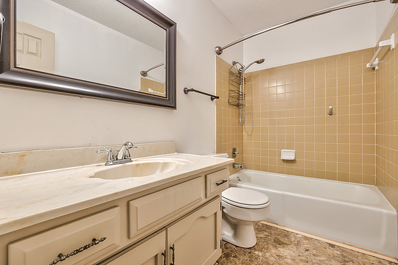 120WoodbridgeLN-22
