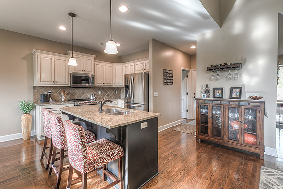 8421PrimroseSt-18