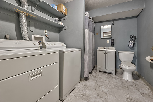 5722NortonAve-19
