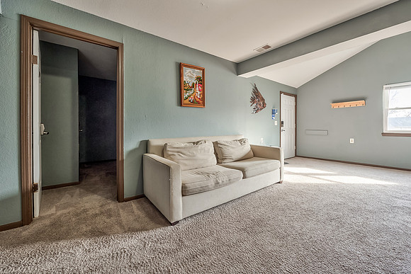 5722NortonAve-22