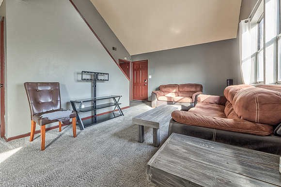 5722NortonAve-24