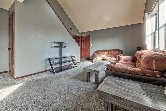 5722NortonAve-26