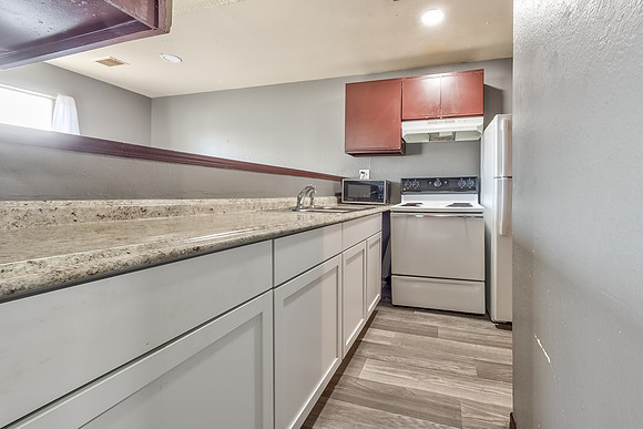 5722NortonAve-29