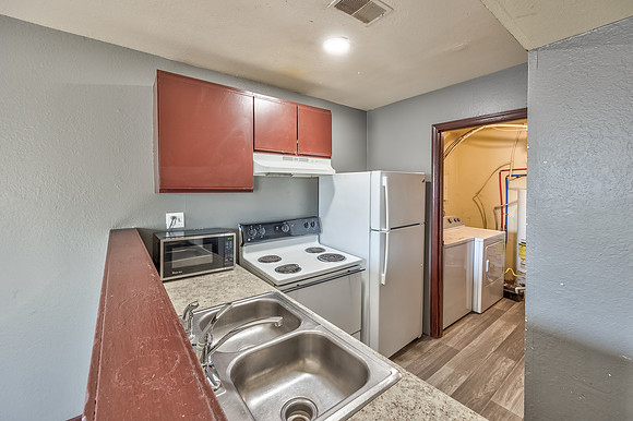 5722NortonAve-30