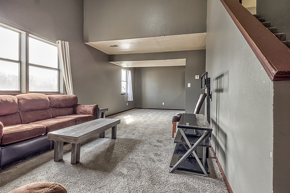 5722NortonAve-46