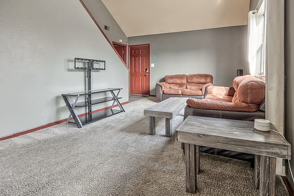 5722NortonAve-48