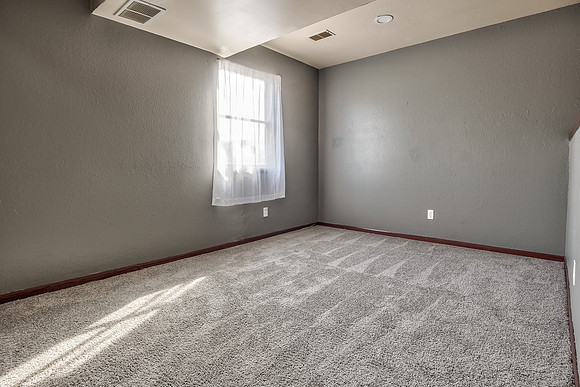 5722NortonAve-51