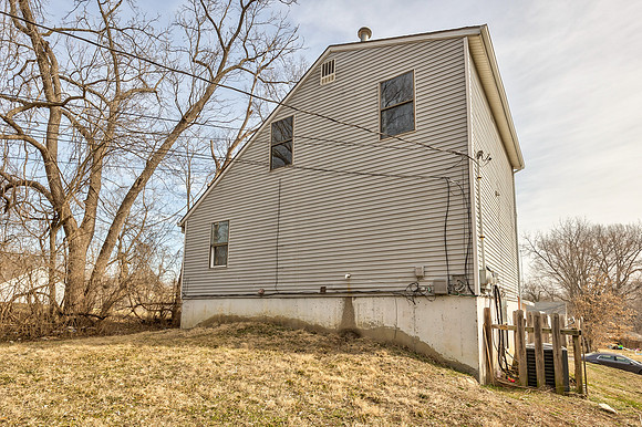 5722NortonAve-53
