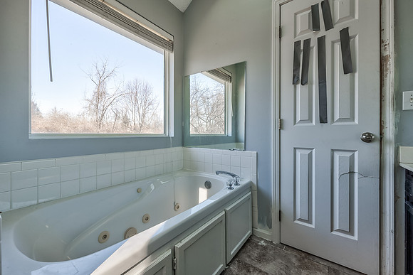 7028NWinchester-23