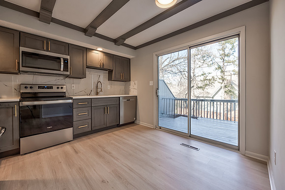 8118Monrovia-12