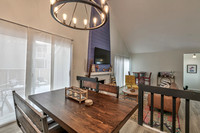 8106MonroviaSt-16
