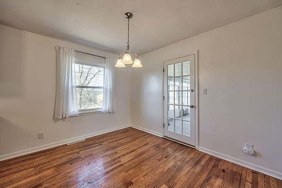 9010WesternHillsDr-13