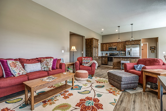 409NEChestnutCT-11
