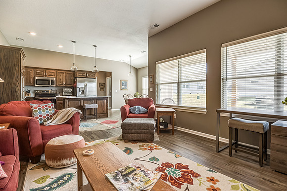 409NEChestnutCT-12