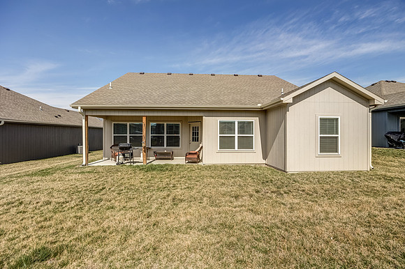 409NEChestnutCT-23