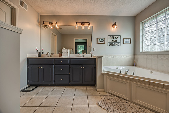 520CedarFallsCT-16
