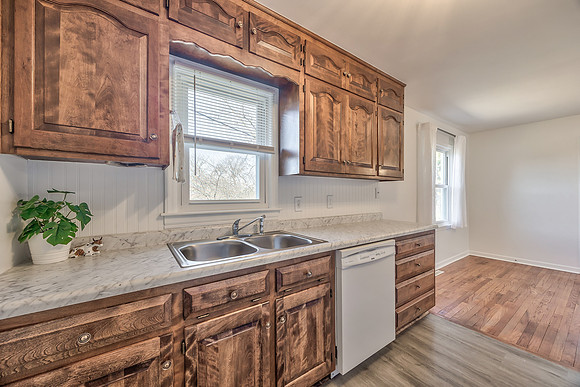 9010WesternHillsDr-22