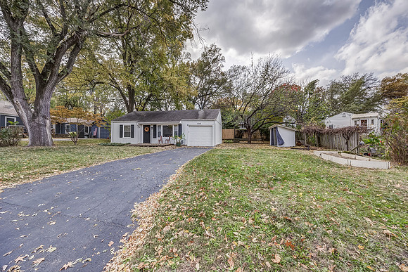 8318Douglas-25