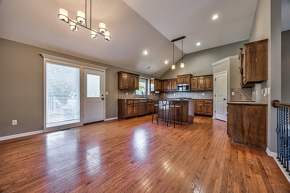 12201EwingAve-7