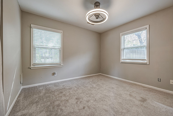 8318Douglas-21