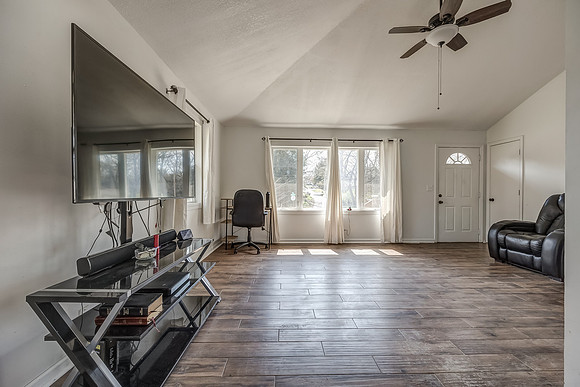 1136QuincyST-10