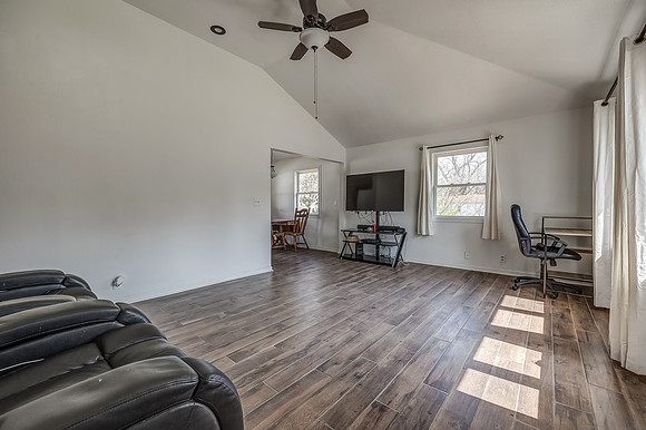 1136QuincyST-12
